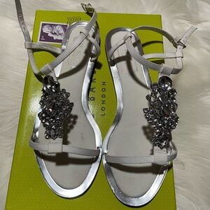 TED BAKER LONDON Flat Sandals Size 8 .5 Embellished Rhinestones White Silver